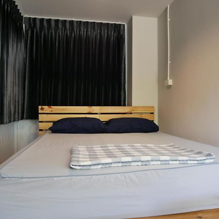 Eq Hostel Thong Sala Bagian luar foto