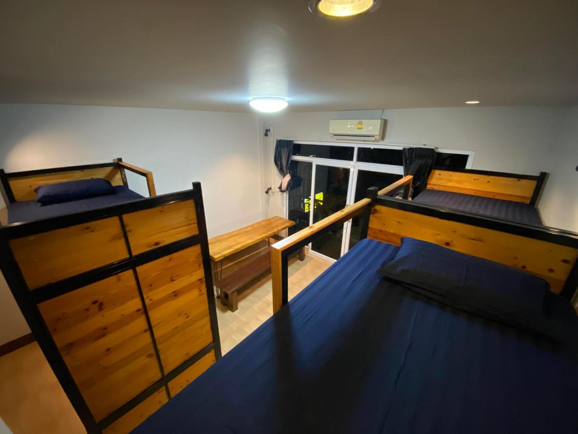 Eq Hostel Thong Sala Bagian luar foto