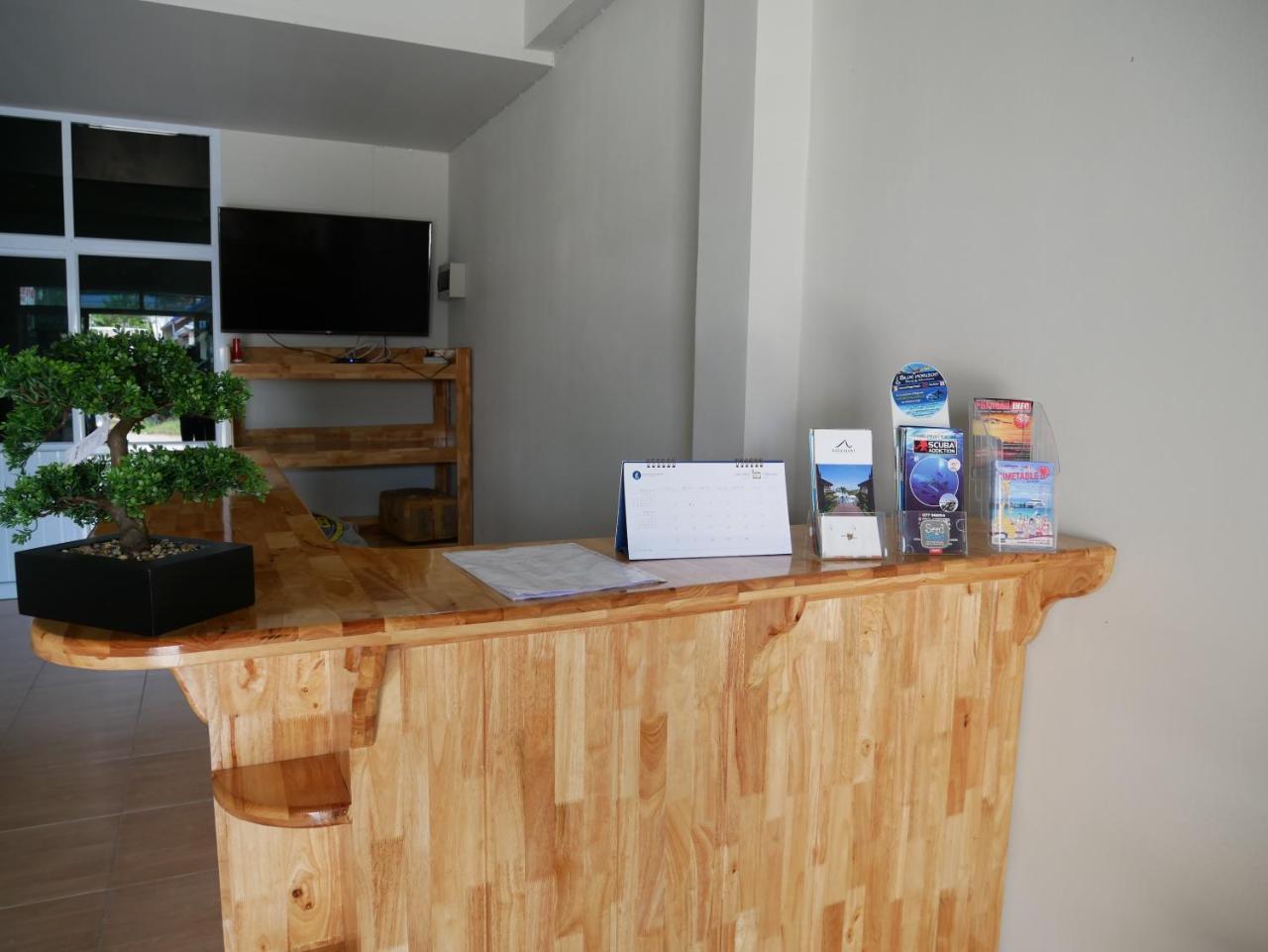 Eq Hostel Thong Sala Bagian luar foto